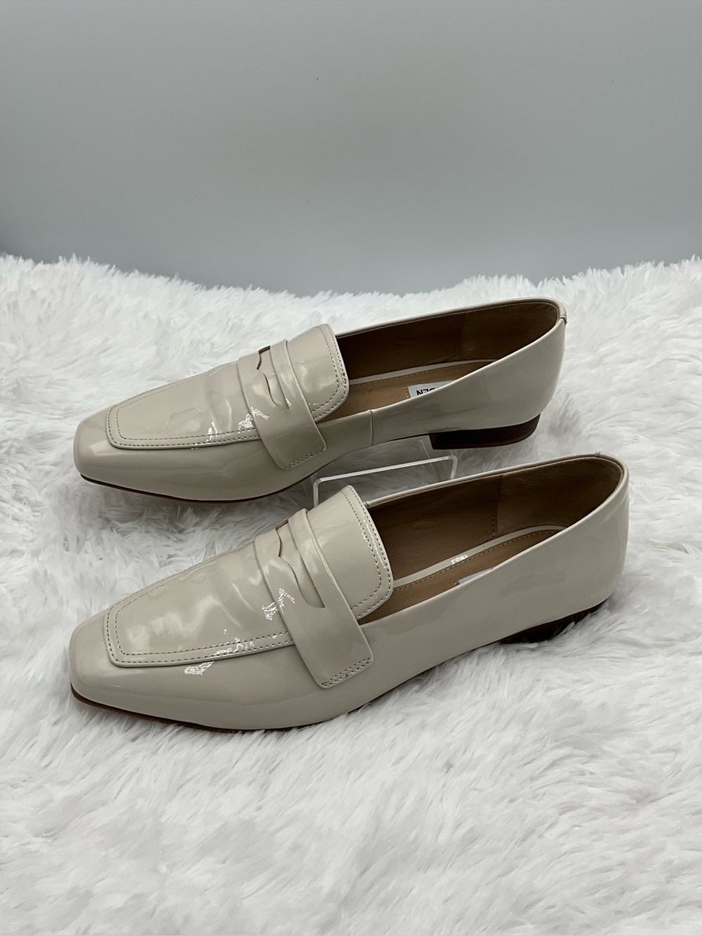 Steve Madden Loafers Size 9.5 Cream Patent Penny Loafers